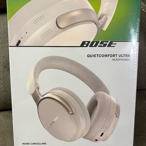 Quietcomfort Ultra Headphones BRAND NEW IN BOX